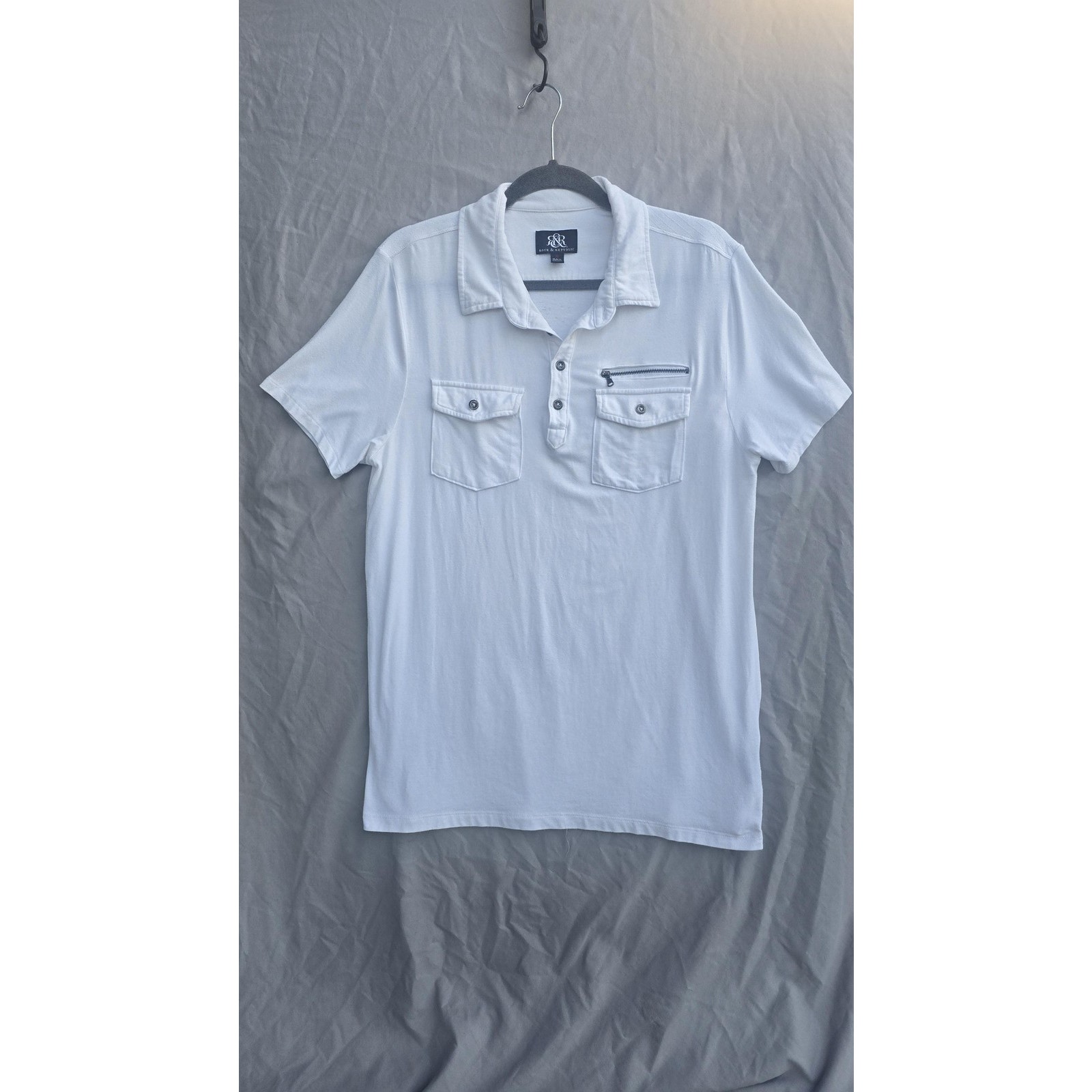 Rock & Republic Polo Shirt Mens Medium White Double Pocket Stretch Short Sleeve